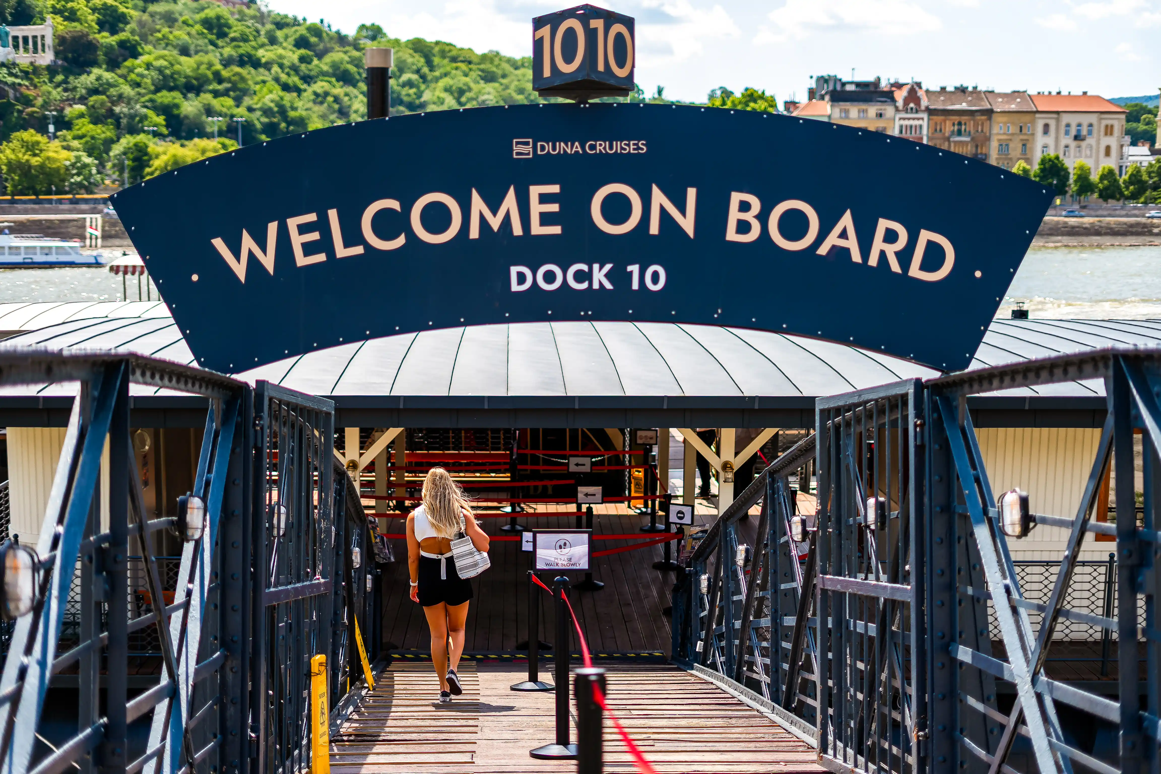Duna Cruises Dock 10 boarding location near the Elizabeth Bridge in Budapest
