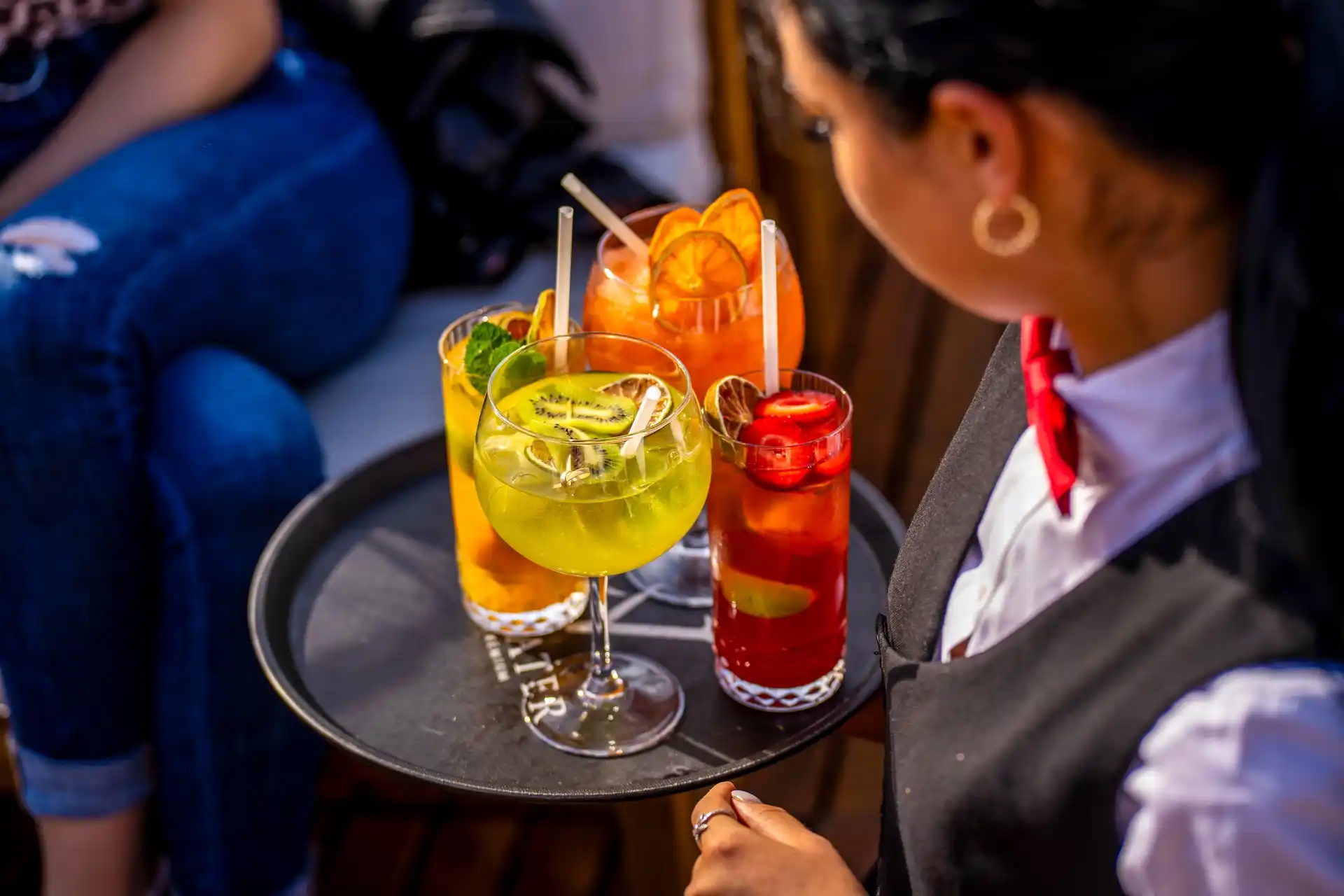 Premium cruise experience in Budapest with real glassware and beautiful city views