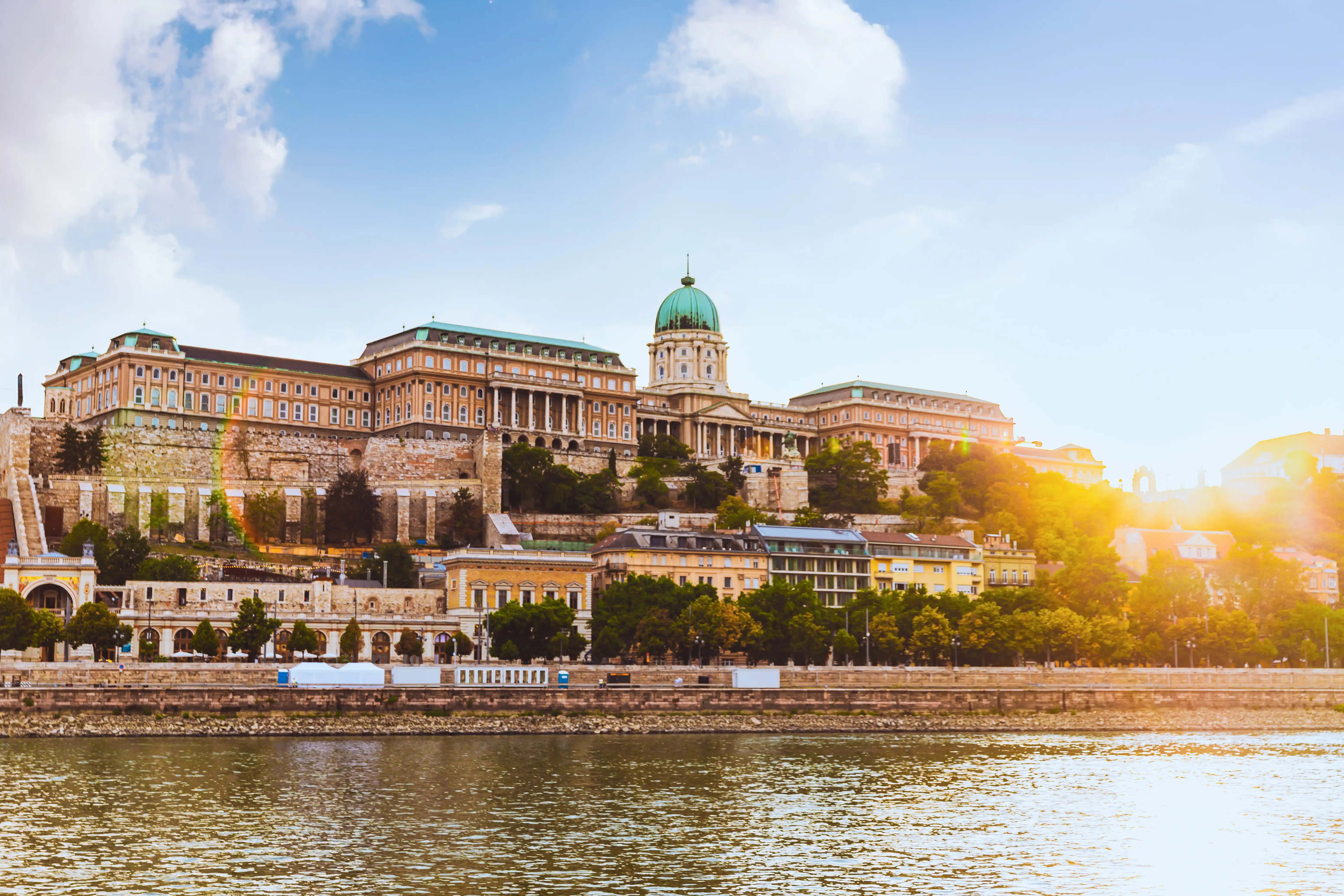 Modern and historic landmarks along the Danube river cruise route in Budapestr