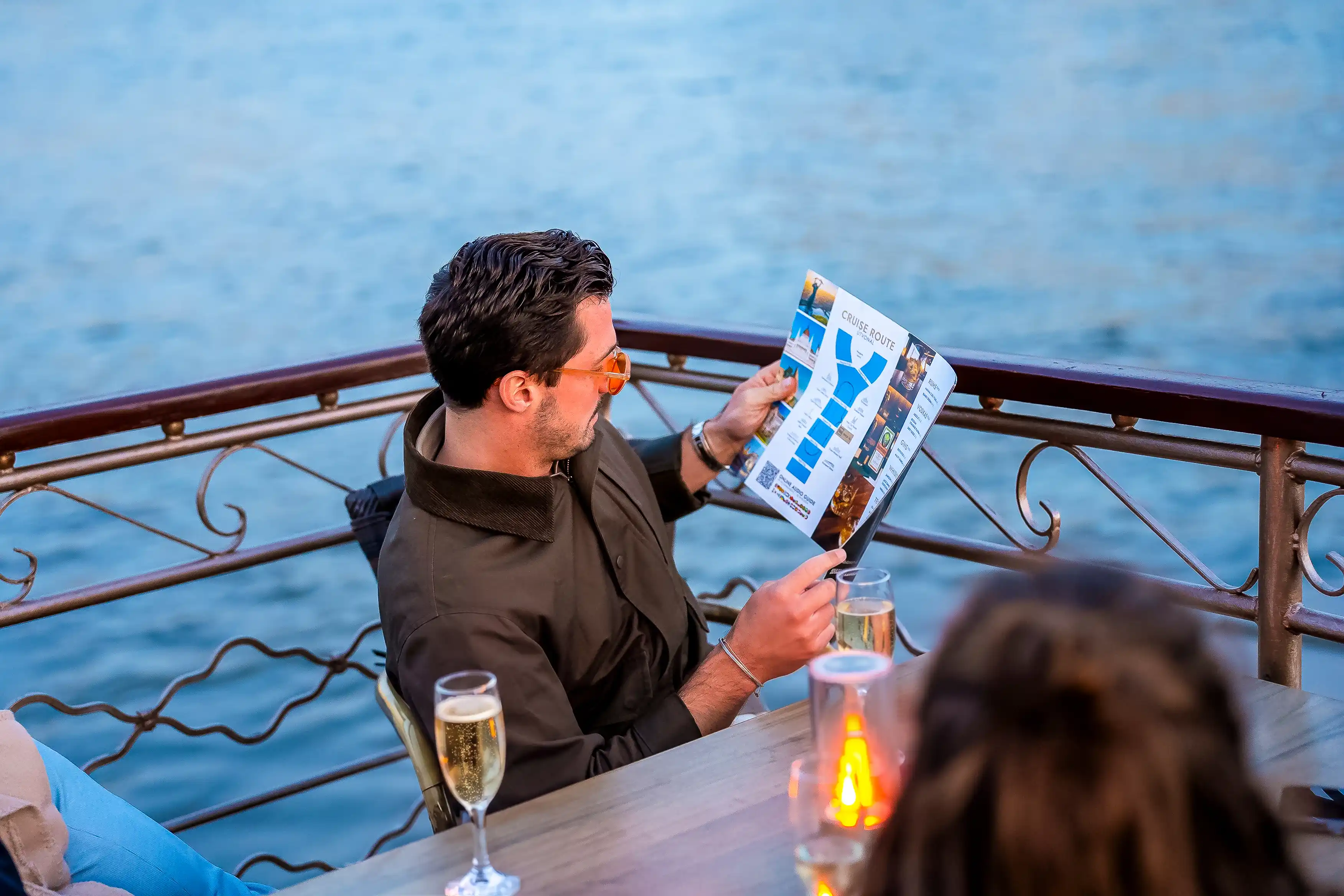 Historical boat tours with online audio guide and welcome drink